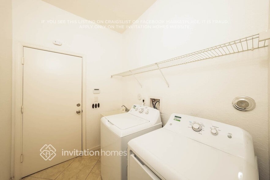 Building Photo - 7866 Jewelwood Dr