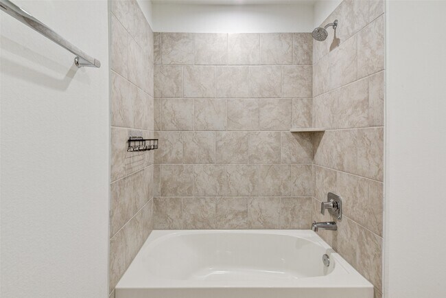 Building Photo - 1635 Westway Dr