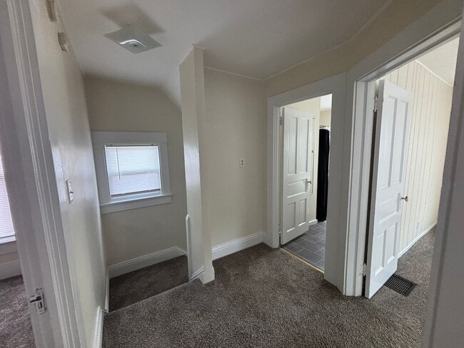 Building Photo - Newly Renovated Three Bedroom House