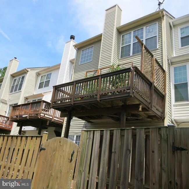 Building Photo - 7504 Lamoyne Ct
