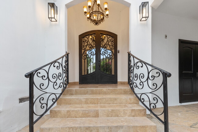 Building Photo - 9572 Stuart Ln