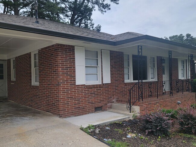 Building Photo - 5256 Eubanks Dr