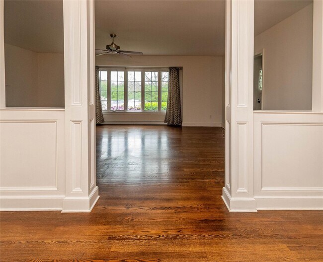 Building Photo - 37 Clover Hill Dr