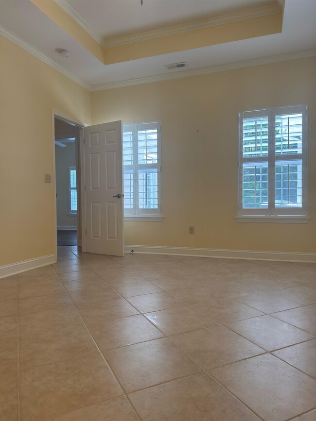 Building Photo - 715 Botany Loop