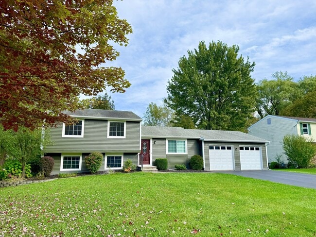Building Photo - 12 Echodale Ave