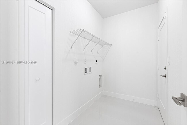 Building Photo - 21326 Old Cutler Rd