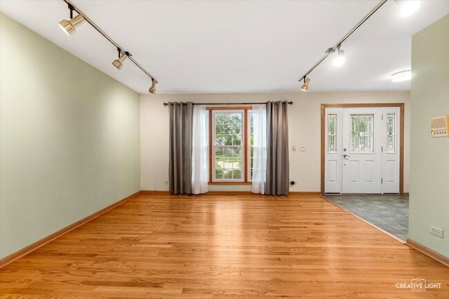 Building Photo - 920 Fairfax Ct