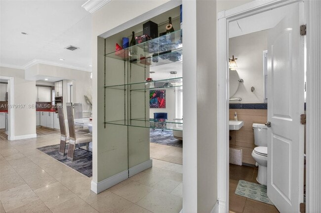 Building Photo - 268 SE 8th Ave