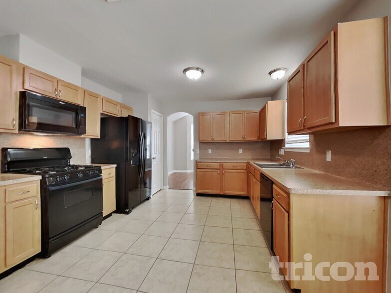 Building Photo - 3915 Liberty Square Trail