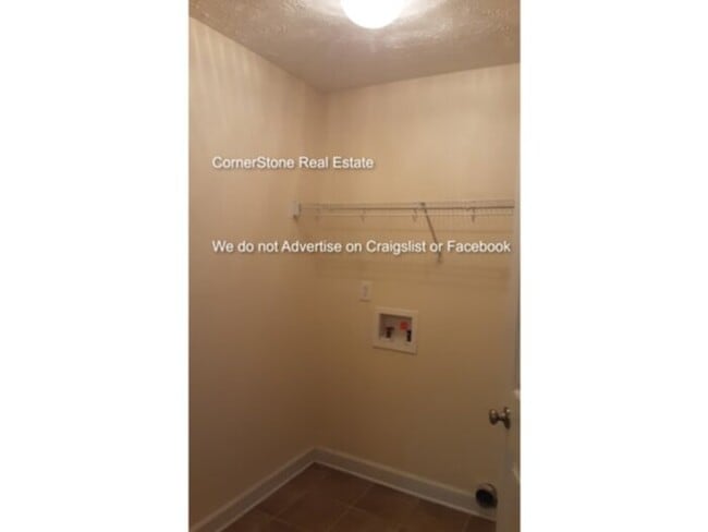 Building Photo - 1760 Renwick Dr