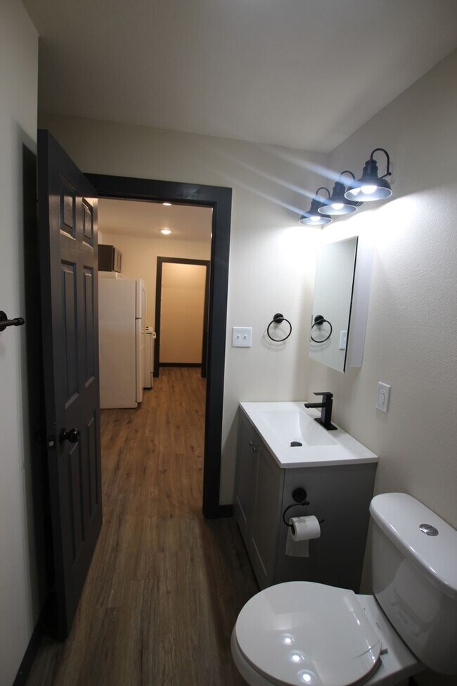 Building Photo - Spur 164 Units