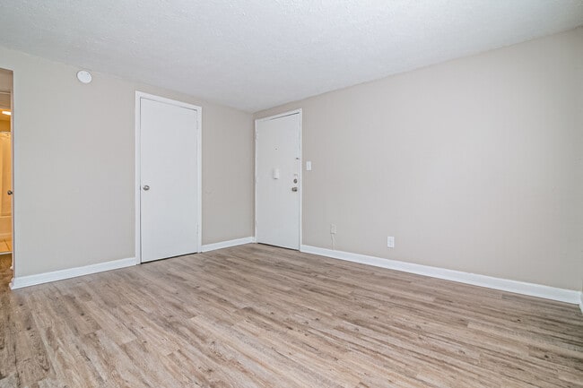 Building Photo - Midtown Point Apartments