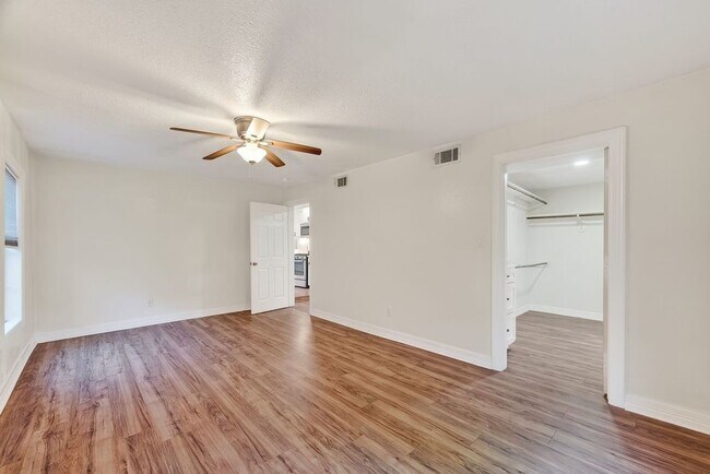 Building Photo - 4520 Sharon St