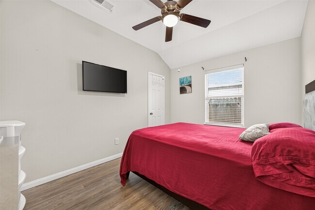 Building Photo - 16123 Duck Tail Ln