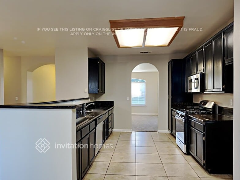 Building Photo - 1531 Berkshire Dr