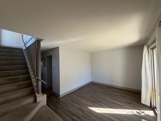 Building Photo - Welcome home to this beautifully maintained two-story townhome nestled on a quiet cul-de-sac in G...