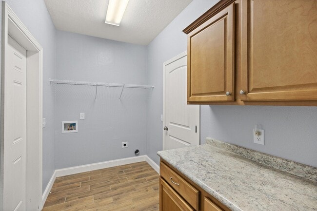 Building Photo - 8393 New Orleans Ct