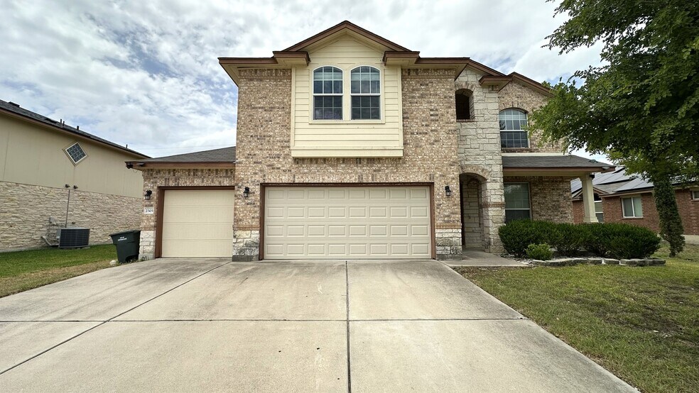 Building Photo - 2303 Scott Dr