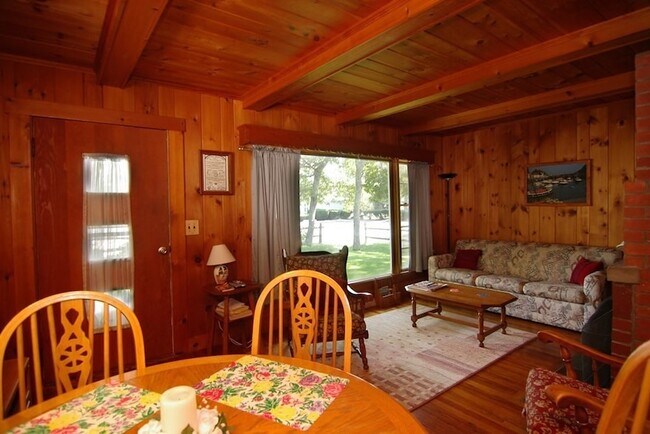 Building Photo - 169 Seaview Ave