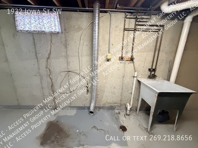 Building Photo - 1932 Iowa St SW