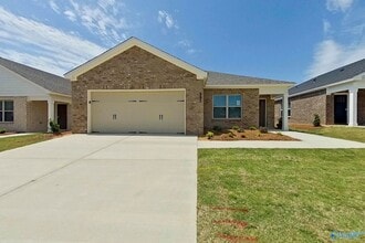 Building Photo - 395 Angela St