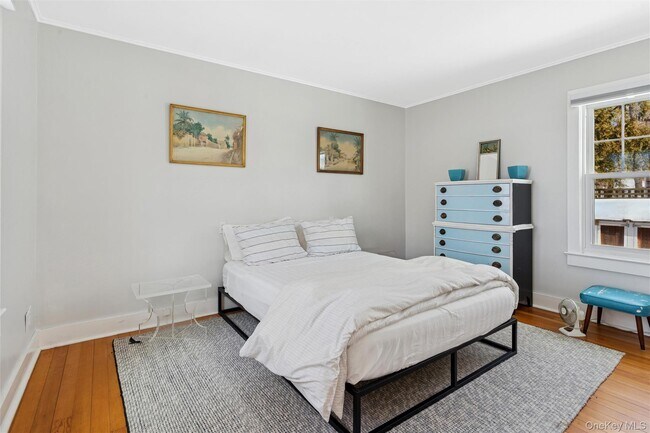 Building Photo - 1240 W Rd