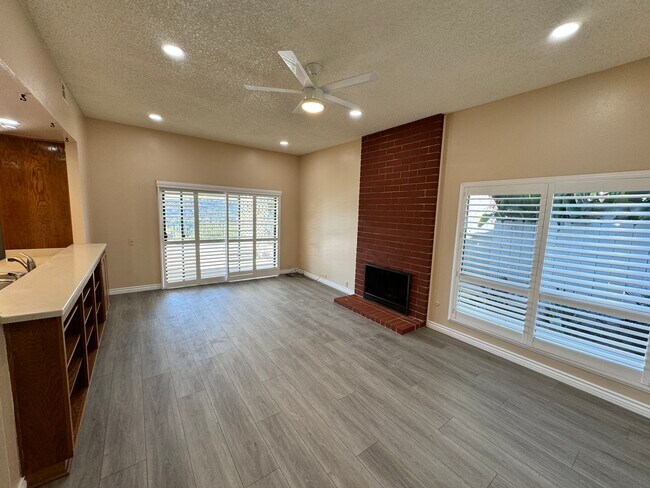 Building Photo - 9941 Mozelle Ln