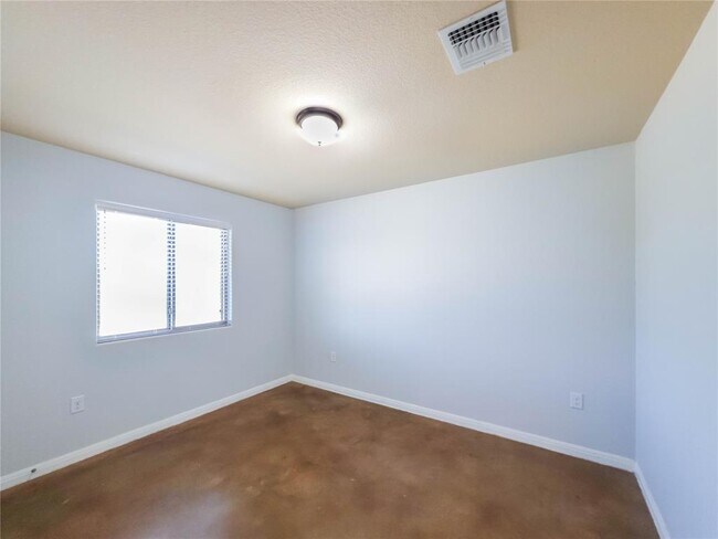 Building Photo - 120 Lost Oaks Ct