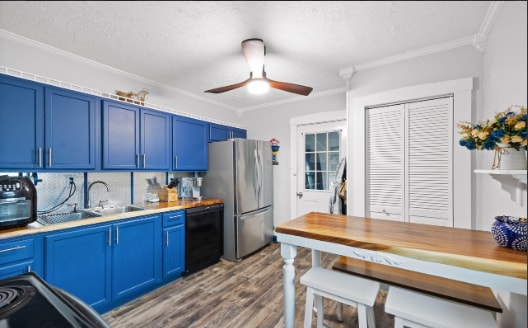 Building Photo - 2105 Bradley Ave