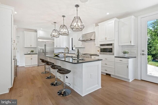 Building Photo - 5805 Massachusetts Ave