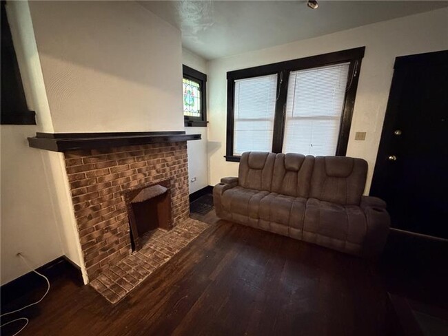 Building Photo - 510 Ivory Ave