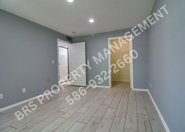 Building Photo - 2 Bedroom 2 Bathroom Condo in Sterling Heights