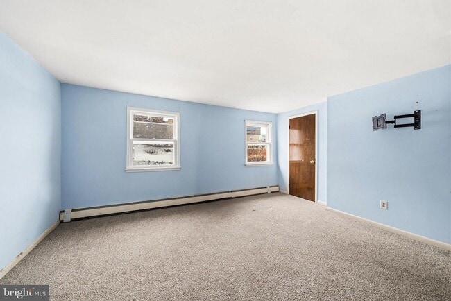 Building Photo - 507 E Airy St