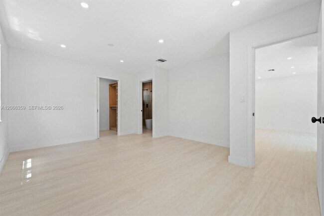 Building Photo - 11770 Griffing Blvd