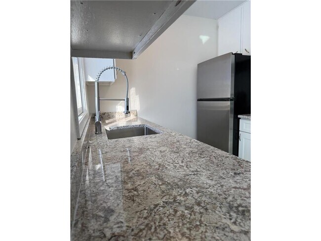 Building Photo - 16563 Fishing Ave