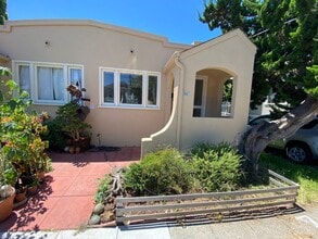 Building Photo - PRINCE STREET Triplex