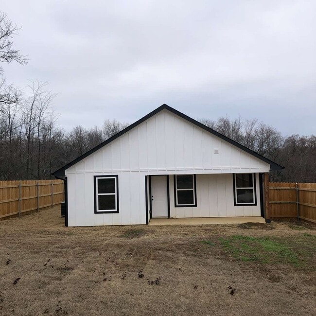 Building Photo - 700 W Parnell St