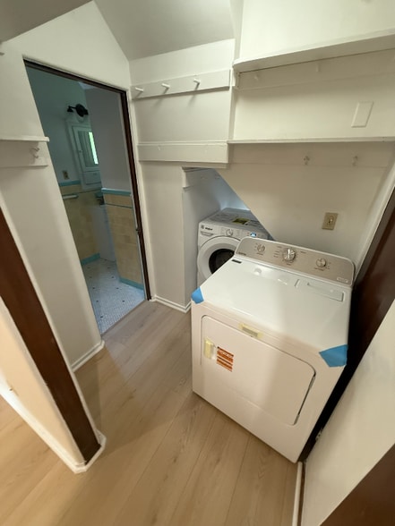 Building Photo - 1700 Le Roy Ave