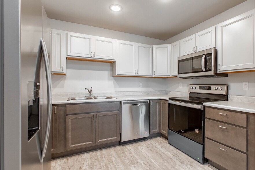 RWP20523-HDR - Moonlight Apartment Complex