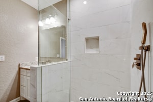 Building Photo - 1303 Lombrano St