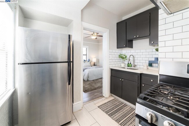 Building Photo - 3027 Filbert St