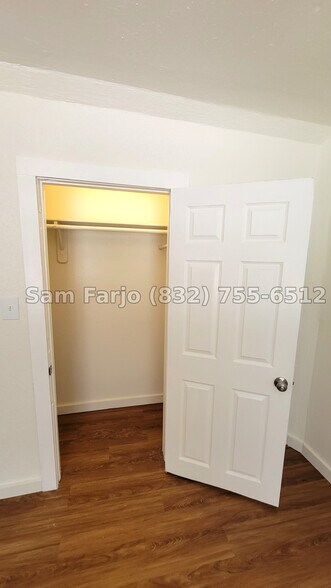 Building Photo - 2100 Hill Top Ct