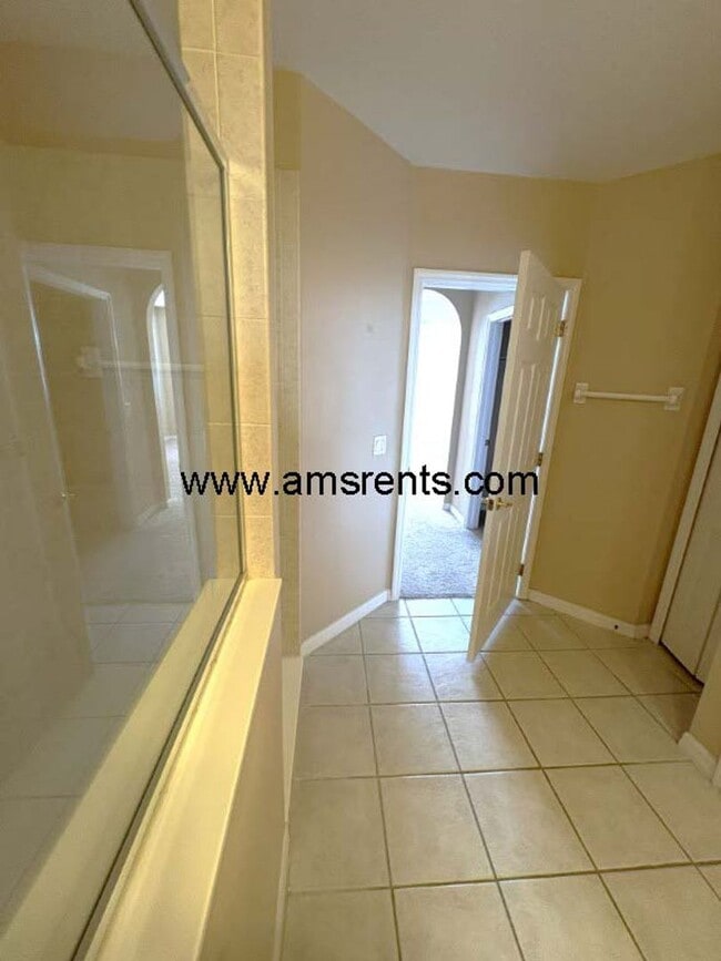 Building Photo - Spacious 2 bedroom 2 bath Condo in North Shore at Lake Hart