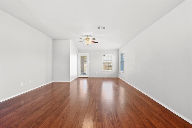 Building Photo - 267 Waterloo Dr