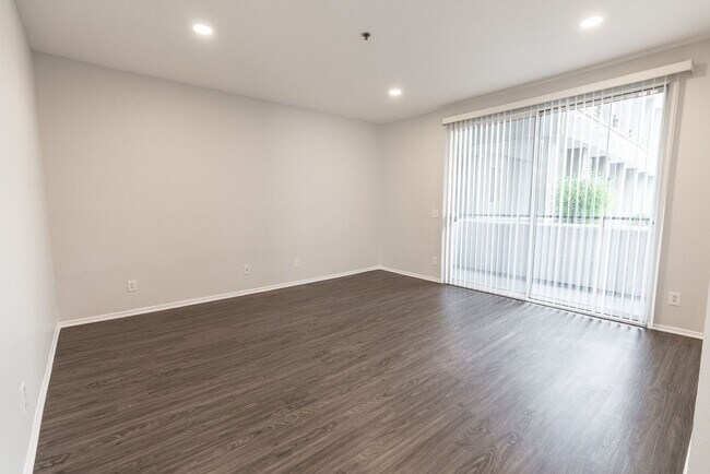 Interior Photo - Park Murietta