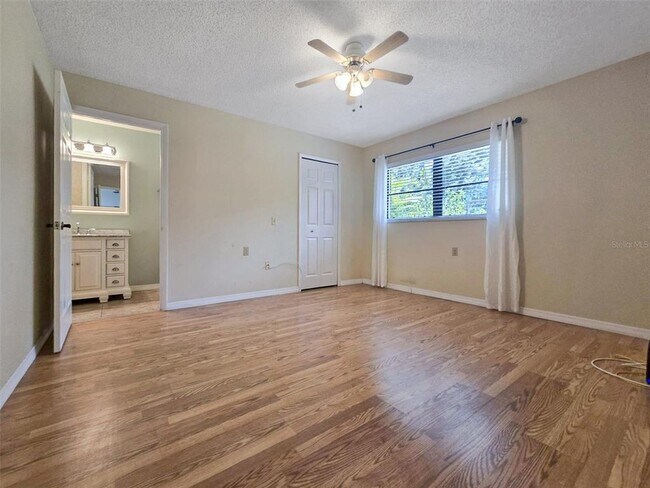 Building Photo - 6107 Evergreen Cir