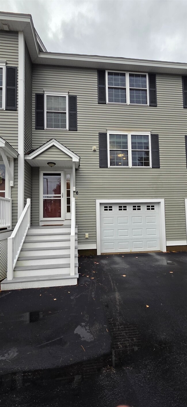 Building Photo - 65 Fordway Ext