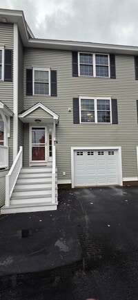 Building Photo - 65 Fordway Extension