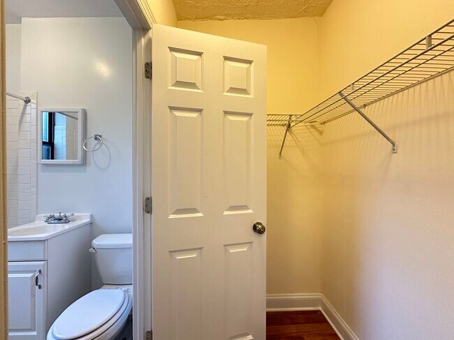 Building Photo - 1742 N Humboldt Blvd