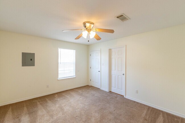 Building Photo - 17235 Avondale Cir